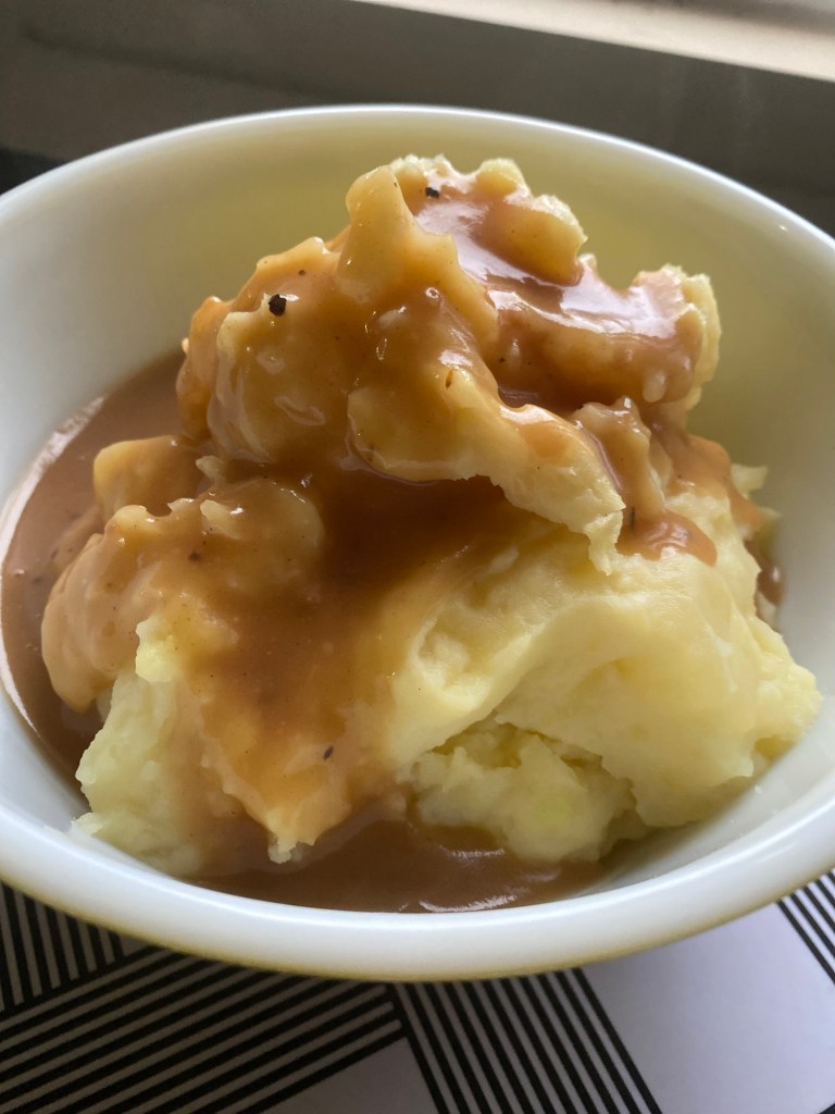 How to make vegan mashed potatoes with a simple brown gravy ​